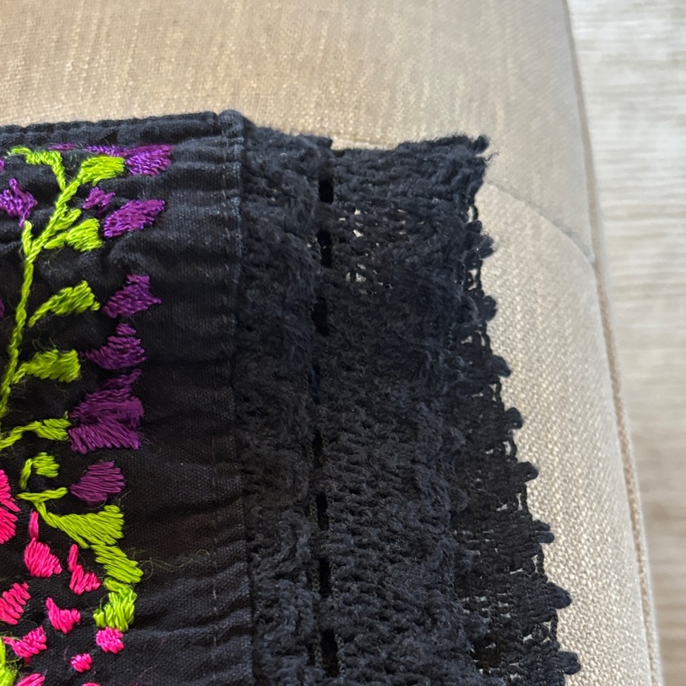 Vibrant Embroidered Women’s top - Picture 10 of 11